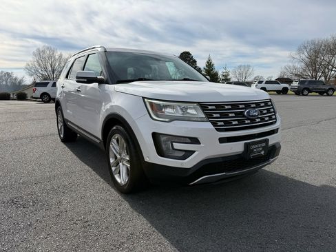 Used 2017 Ford Explorer Limited w/ Equipment Group 301A image 8