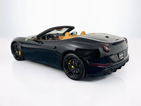 Used 2017 Ferrari California T RWD image 7