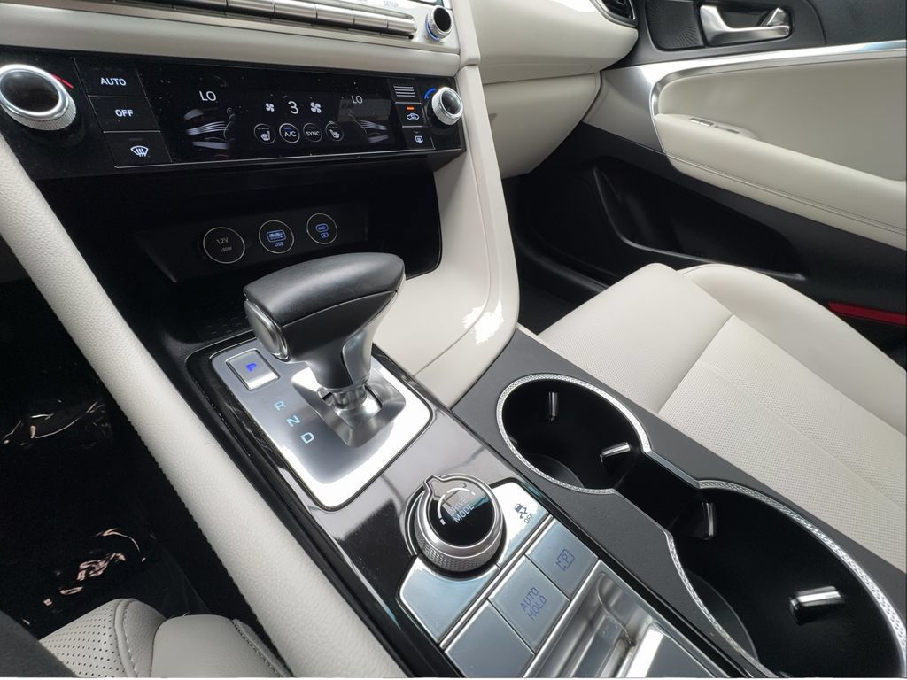 Used 2025 Genesis G70 2.5T RWD image 45