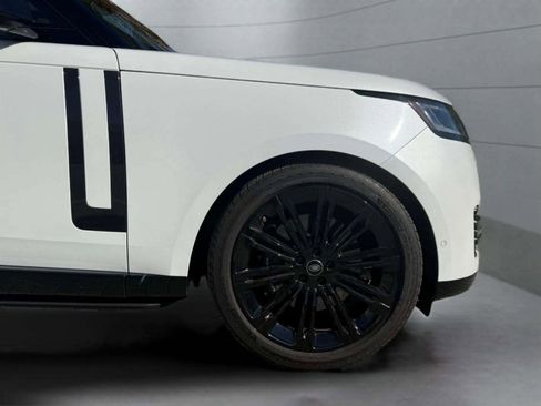 Used 2023 Land Rover Range Rover SE image 6