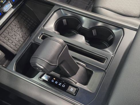 Used 2025 Ford F150 Lariat w/ Equipment Group 501A Mid image 20