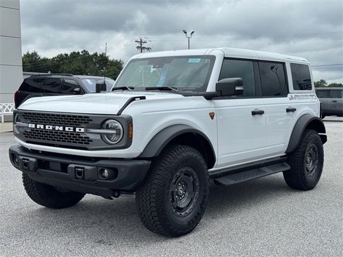 New 2025 Ford Bronco Badlands image 7