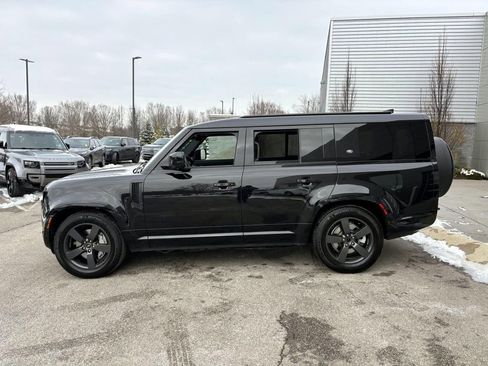 Used 2023 Land Rover Defender 130 X-Dynamic SE image 8