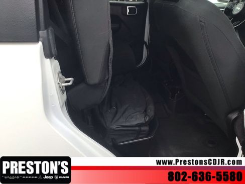 Used 2023 Jeep Gladiator Sport AWD/4WD image 24