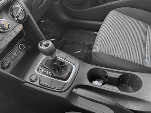 Used 2019 Hyundai Kona SE image 16