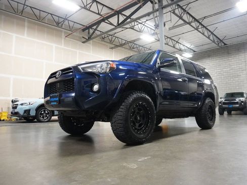 Used 2020 Toyota 4Runner SR5 Premium w/ Moonroof Package image 2