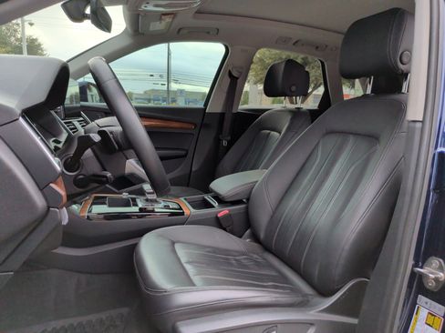 Used 2022 Audi Q5 2.0T Premium image 16