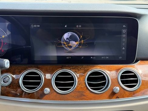 Used 2018 Mercedes-Benz E 300 4MATIC image 16