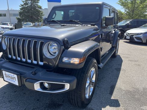 Used 2021 Jeep Wrangler Unlimited Sahara AWD/4WD image 2