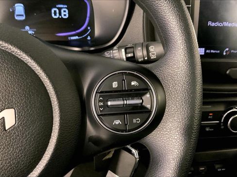 Certified 2025 Kia Soul LX w/ LX Technology Package FWD image 19