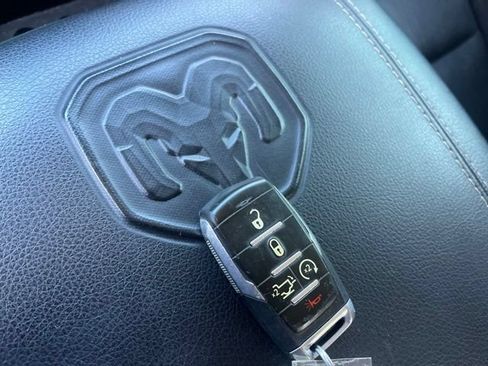 Used 2020 RAM 1500 Laramie AWD/4WD image 29