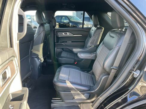 Used 2025 Ford Explorer ST-Line AWD/4WD image 8