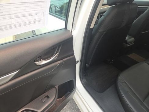 Used 2020 Honda Civic EX-L image 16