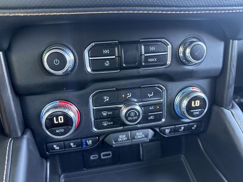 Used 2024 GMC Yukon AT4 w/ Technology Package AWD/4WD image 20