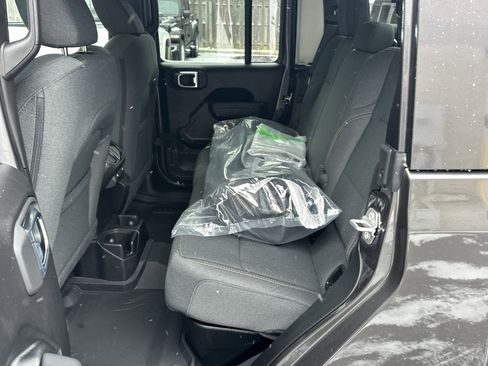 New 2026 Jeep Gladiator Sport image 29