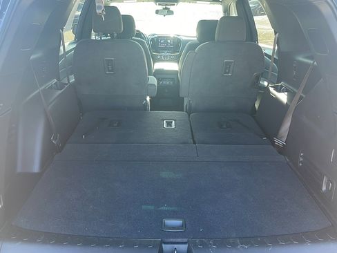 Used 2022 Chevrolet Traverse LT image 15