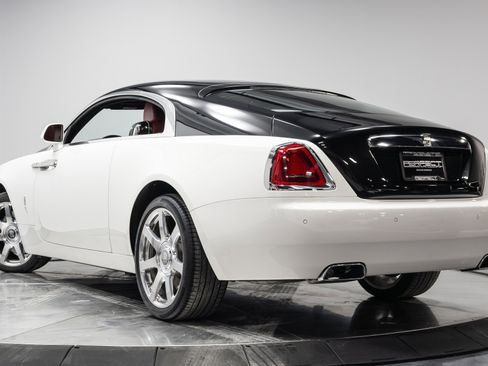 Used 2014 Rolls-Royce Wraith image 50