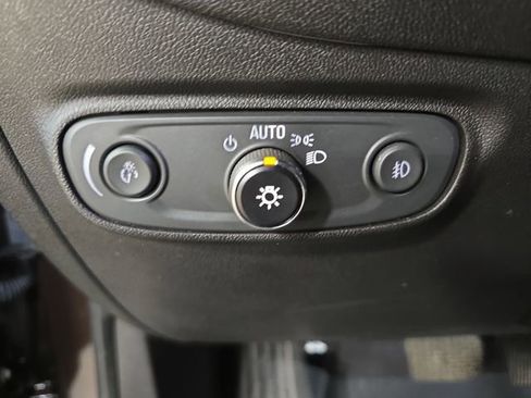 Used 2020 Chevrolet Equinox LT w/ Driver Convenience Package image 26