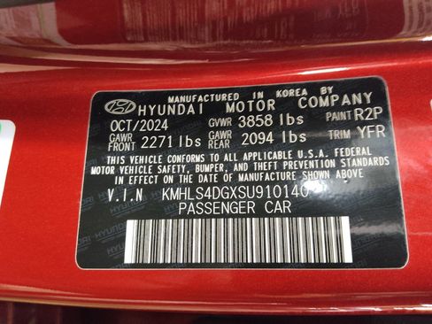Used 2025 Hyundai Elantra SEL FWD image 33
