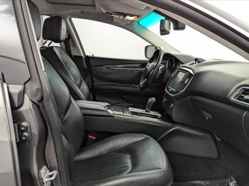 Used 2015 Maserati Ghibli RWD image 19