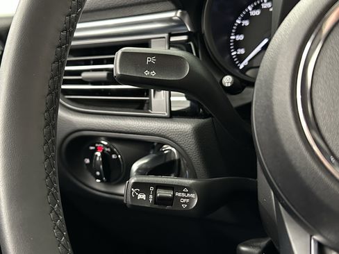 Certified 2024 Porsche Macan image 43