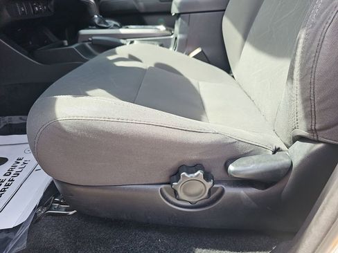 Used 2018 Toyota Tacoma TRD Off-Road image 31