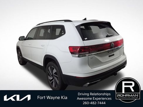 Used 2024 Volkswagen Atlas SE AWD/4WD image 10