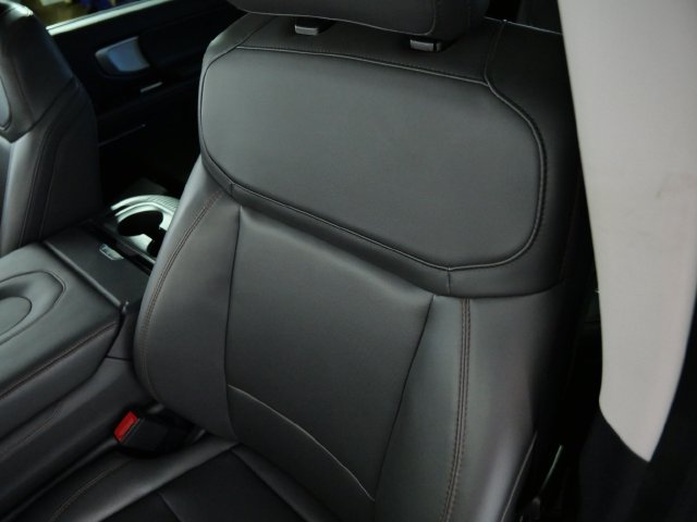 Certified 2025 Ford Expedition Active AWD/4WD image 19