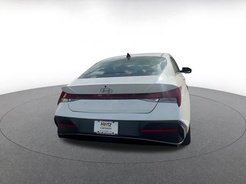 Used 2025 Hyundai Elantra SEL image 14