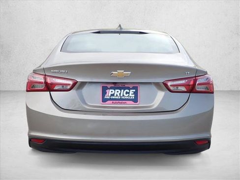 Used 2022 Chevrolet Malibu LT FWD image 3