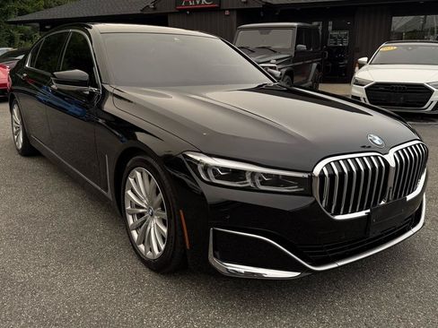 Used 2022 BMW 740i xDrive w/ Premium Package AWD/4WD image 18