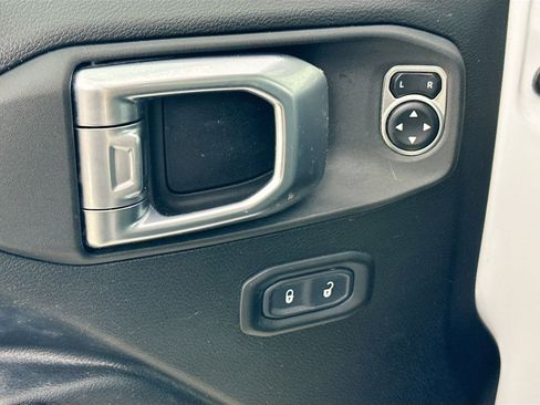 Used 2023 Jeep Gladiator Sport AWD/4WD image 22