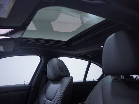 New 2026 BMW 330i Sedan w/ M Sport Package image 8