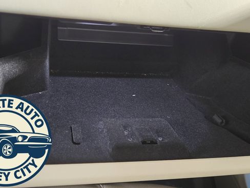 Used 2018 Land Rover Range Rover Evoque HSE Dynamic image 18