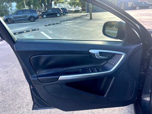 Used 2015 Volvo S60 T5 Premier image 14