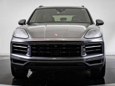 Used 2024 Porsche Cayenne image 11