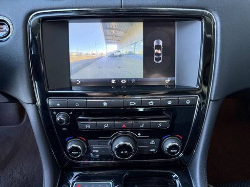 Used 2017 Jaguar XJ R-Sport image 18
