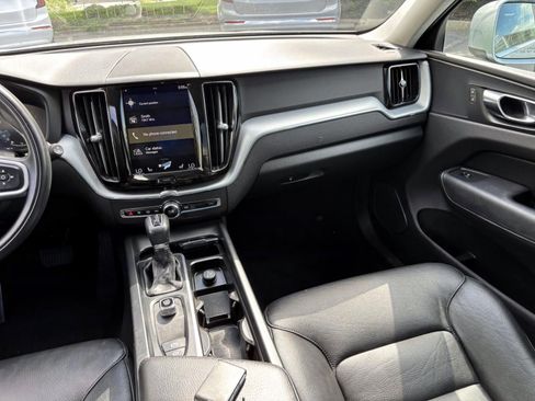 Used 2018 Volvo XC60 T6 Momentum w/ Advanced Package AWD/4WD image 30