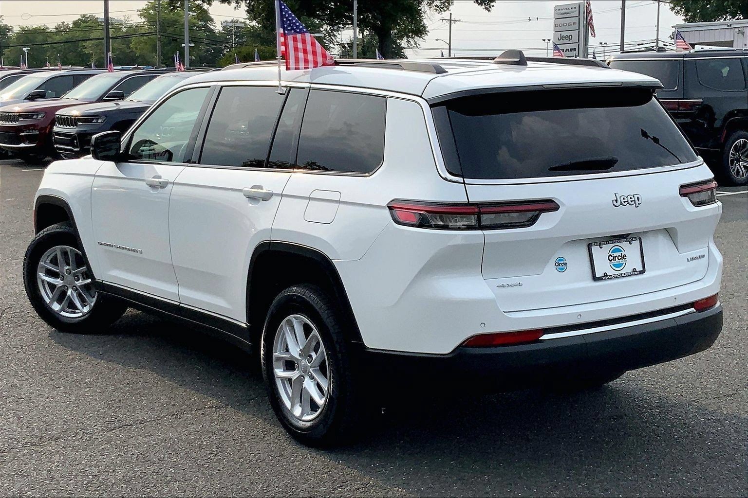 Certified 2024 Jeep Grand Cherokee L Laredo AWD/4WD image 10
