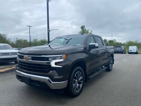 Used 2023 Chevrolet Silverado 1500 LT AWD/4WD image 5