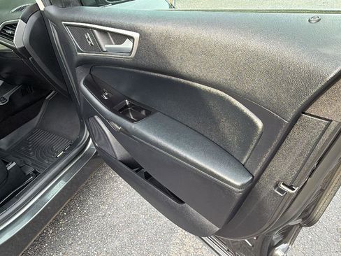 Used 2019 Ford Edge SEL w/ Equipment Group 201A FWD image 15
