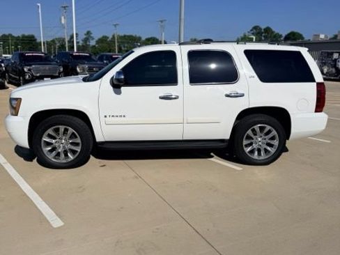 Used 2007 Chevrolet Tahoe LTZ w/ LTZ Preferred Equipment Group RWD image 2
