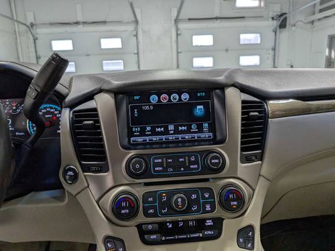 Certified 2017 GMC Yukon Denali image 40