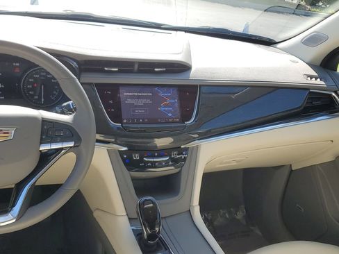 Used 2024 Cadillac XT6 Premium Luxury w/ Technology Package AWD/4WD image 18