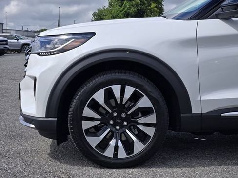 Used 2026 Ford Explorer Platinum w/ LUX Leather Package AWD/4WD image 9