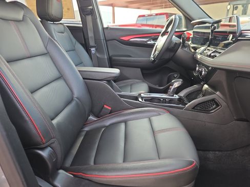 Used 2025 Chevrolet TrailBlazer RS w/ Convenience Package image 31