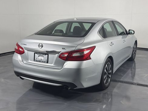 Used 2017 Nissan Altima 2.5 SL FWD image 5