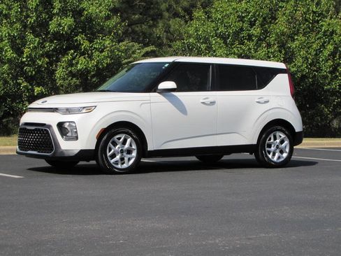 Used 2021 Kia Soul S FWD image 3
