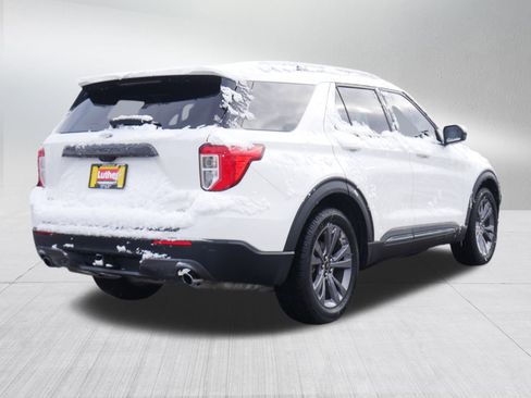 Used 2022 Ford Explorer XLT w/ Equipment Group 202A image 7