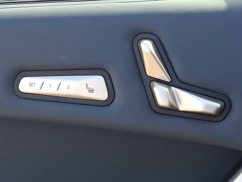 Used 2024 BMW iX xDrive50 w/ Premium Package image 26